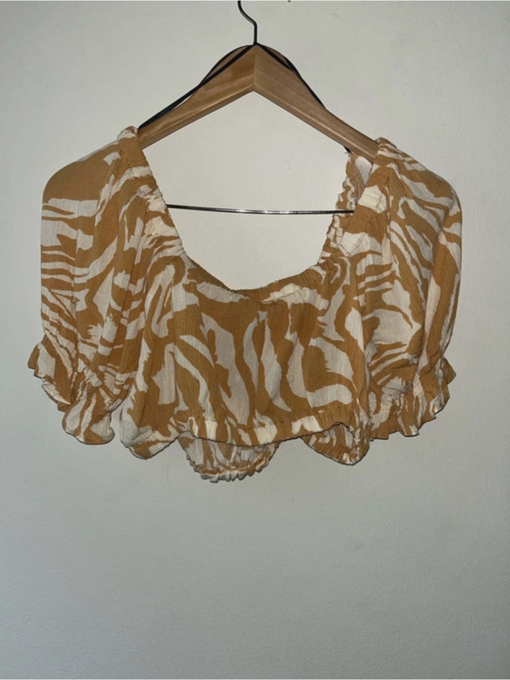 H&M Mustard and White Cropped Ruffle Top